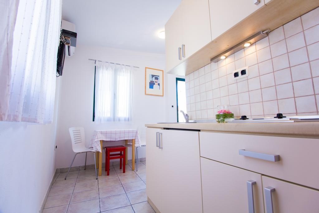 Apartments Petrinic Crnogaj Baska  Exterior photo
